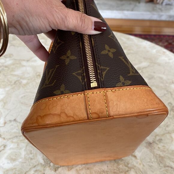 Authentic Louis Vuitton Alma Monogram Satchel Handbag - FL1001 - Picture 11 of 16